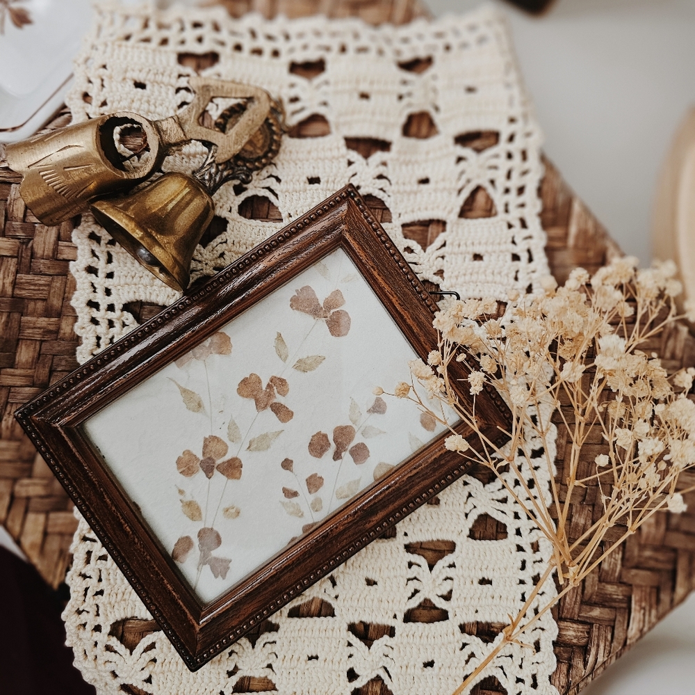 Small Vintage Inspired Floral Pattern with Faux Wood Frame